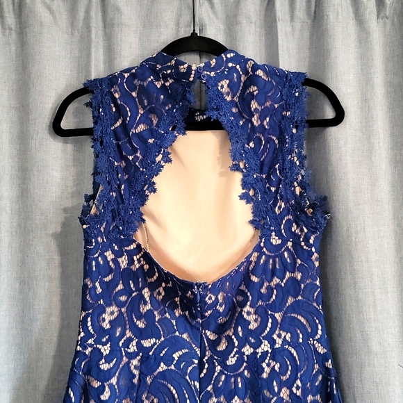 Rich blue lace open back dress - Picture 4 of 5